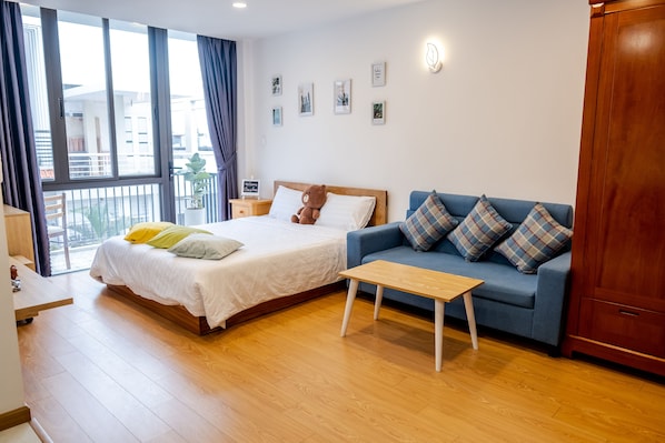 Premier Studio | Premium bedding, memory foam beds, individually furnished