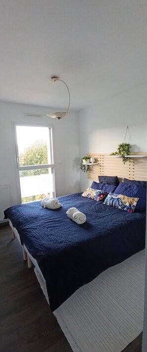 2 chambres, fer et planche à repasser, lit parapluie, Wi-Fi gratuit