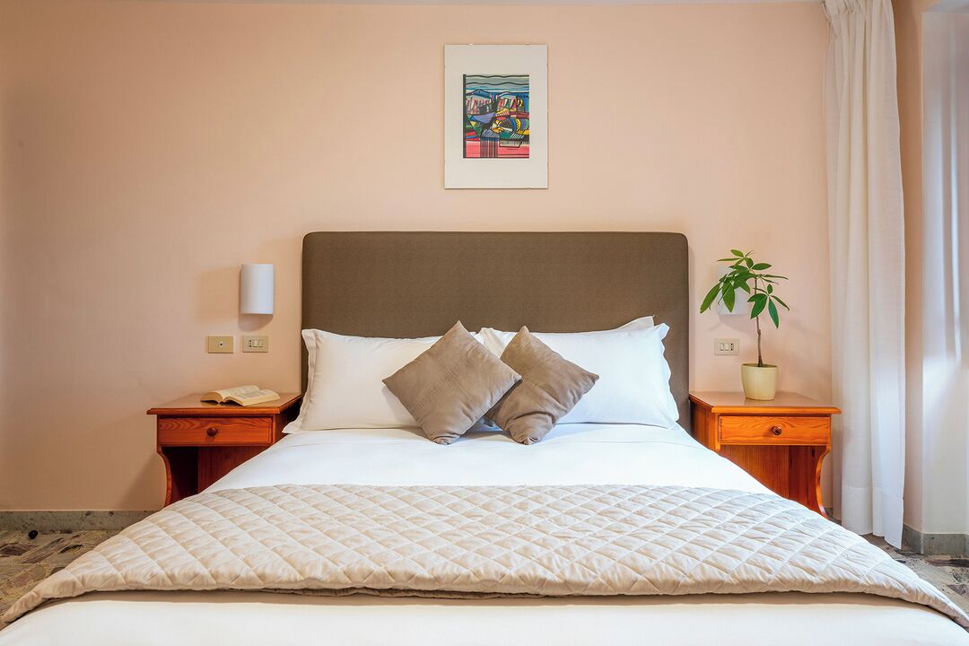 Double or Twin Room | Peralatan tempat tidur premium, meja, cadar katil 