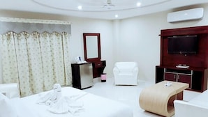 Executive Room | Desk, laptop workspace, soundproofing, WiFi (free) - CROWN INN HOTEL (Multan)