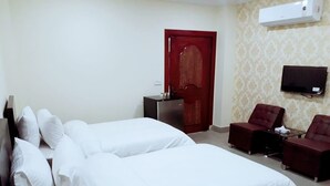 Deluxe Triple Room - CROWN INN HOTEL (Multan)