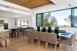 Luxury Villa | In-room dining - Coeur De Lion 5 (Cape Town)