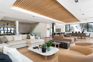 Luxury Villa | Living area | 60-inch flat-screen TV with satellite channels, TV - Coeur De Lion 5 (Cape Town)