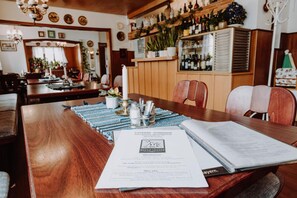 Serveert diner, Griekse gerechten