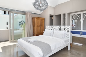 3 bedrooms, premium bedding, desk, laptop workspace - Pine Road 26 (Cape Town)
