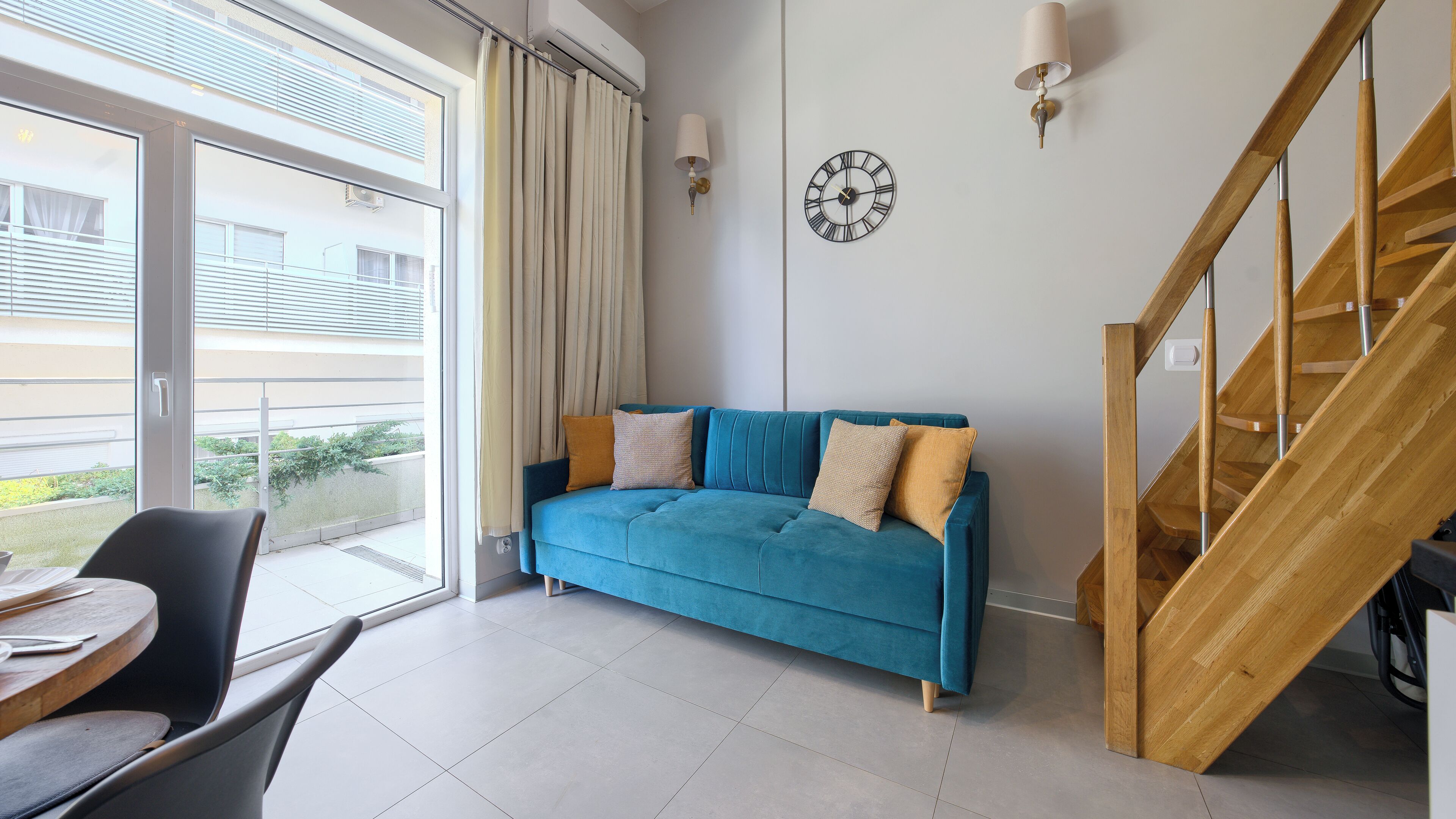 Studio Suite | Living area