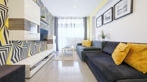 Studio (106) | Living area