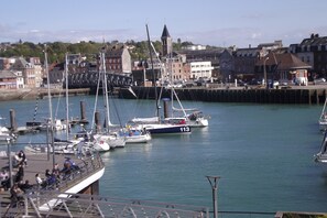 Marina - unobstructed view of the harbor (Dieppe)