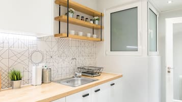 Apartment | Private kitchen | Fridge, microwave, oven, stovetop