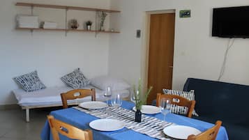 Apartment, 1 Bedroom | In-room dining