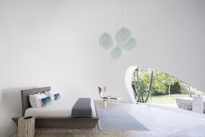 Grand Villa, 3 Bedrooms - Beachfront Villa The Cloud (Tabanan)