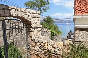 숙박 시설 정면