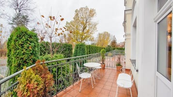Studio (6) | Balcony