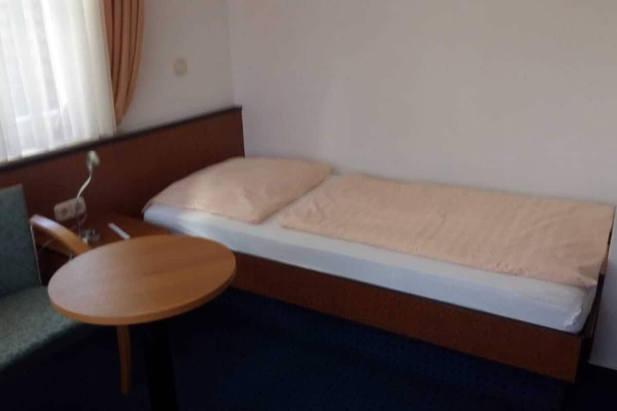 Kamar Single | Seprai antialergi, setrika/meja setrika, dan Wi-Fi gratis