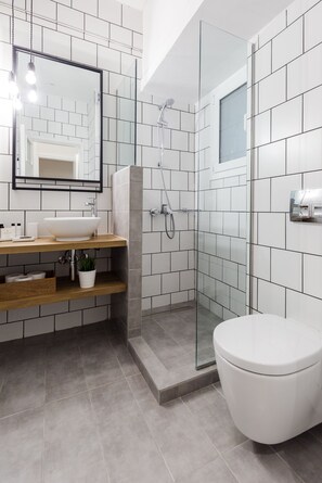 Apartment, 2 Bedrooms (Acropolis Heart in Plaka) | Bathroom | Shower, free toiletries, hair dryer, towels