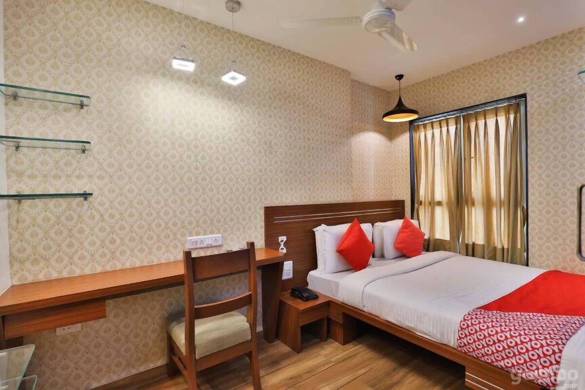 Premium bedding, memory-foam beds, in-room safe, soundproofing