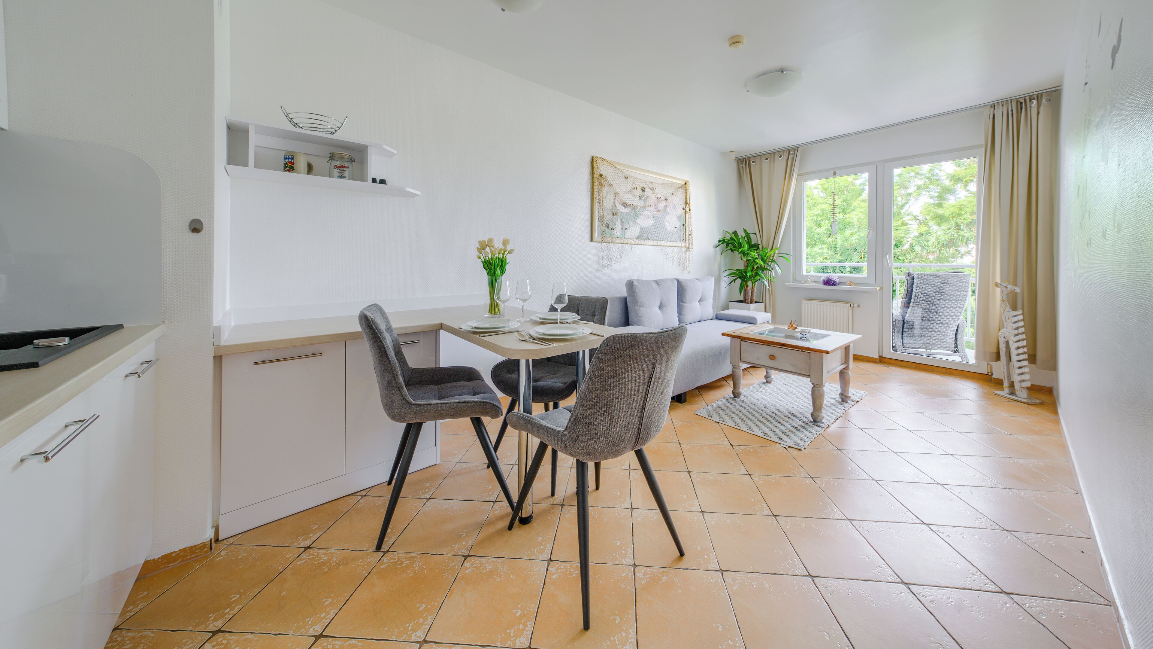 Apartament (A25) | In-room dining