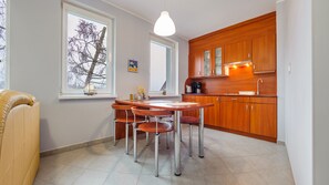 Apartment (D 12) | Private kitchenette