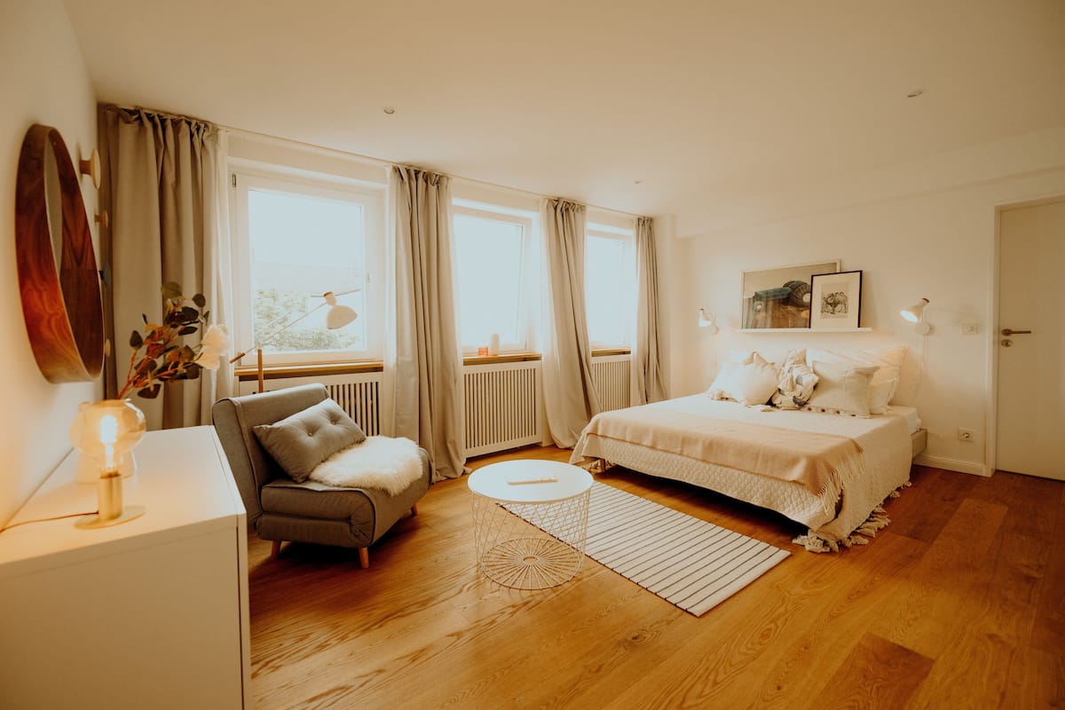 أسرّة أطفال/رضّع (مجانًا) وواي فاي مجانًا وملاءات أسرّة