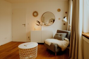 Kostenlose Babybetten, kostenloses WLAN, Bettwäsche