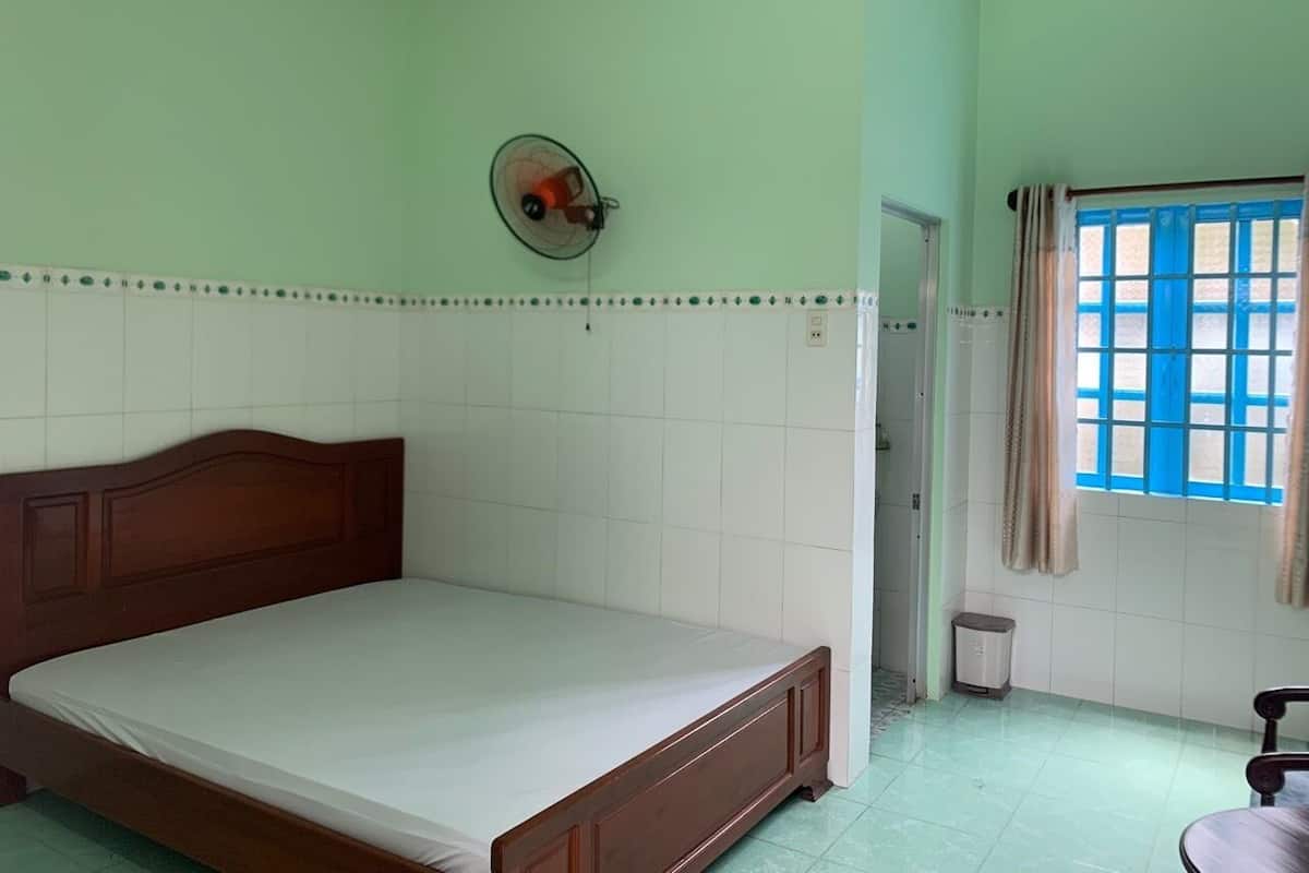 Habitación doble de uso individual | Escritorio, wifi gratis, ropa de cama