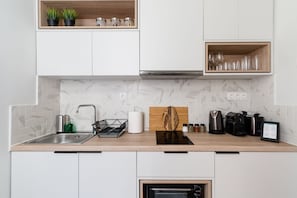Apartment (Charming) | Eigene Kochnische | Kühlschrank, Ofen, Herdplatte, Espressomaschine