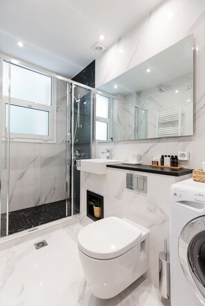 Apartment (Charming) | Badezimmer