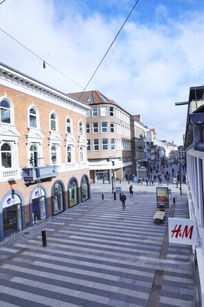 Design Studio Suite, 1 Bedroom, Non Smoking | View from room