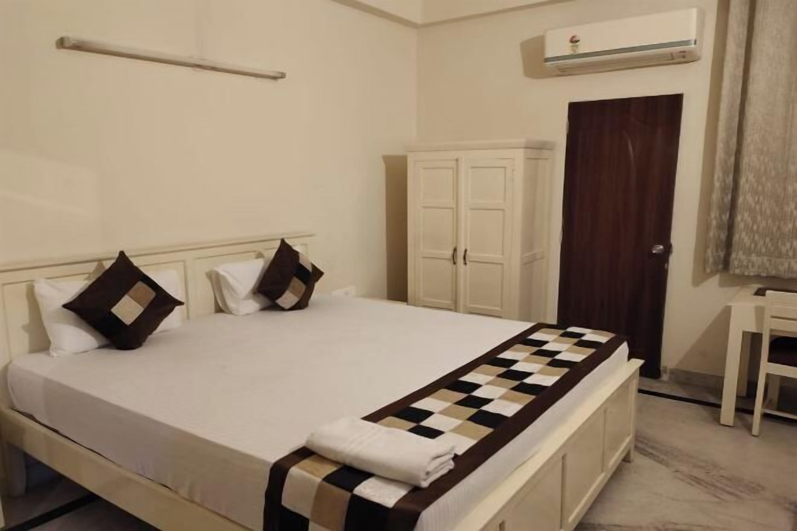 書桌、熨斗/熨衣板、免費無線上網、床單