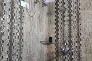 Ducha, cabezal de ducha tipo lluvia, artículos de tocador gratuitos