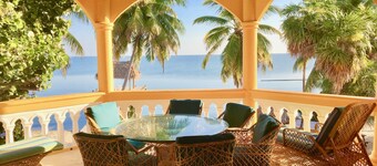 Luxury Beach Front Villa with FREE use of golf cart' and housekeeping - Sleep 6