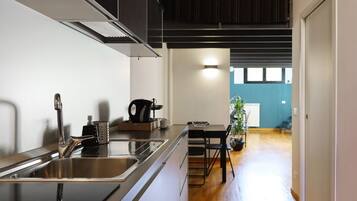 Refrigerador, microondas, parrilla de estufa y lavavajillas