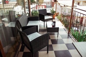 Kamar Double Standar | Teras/patio