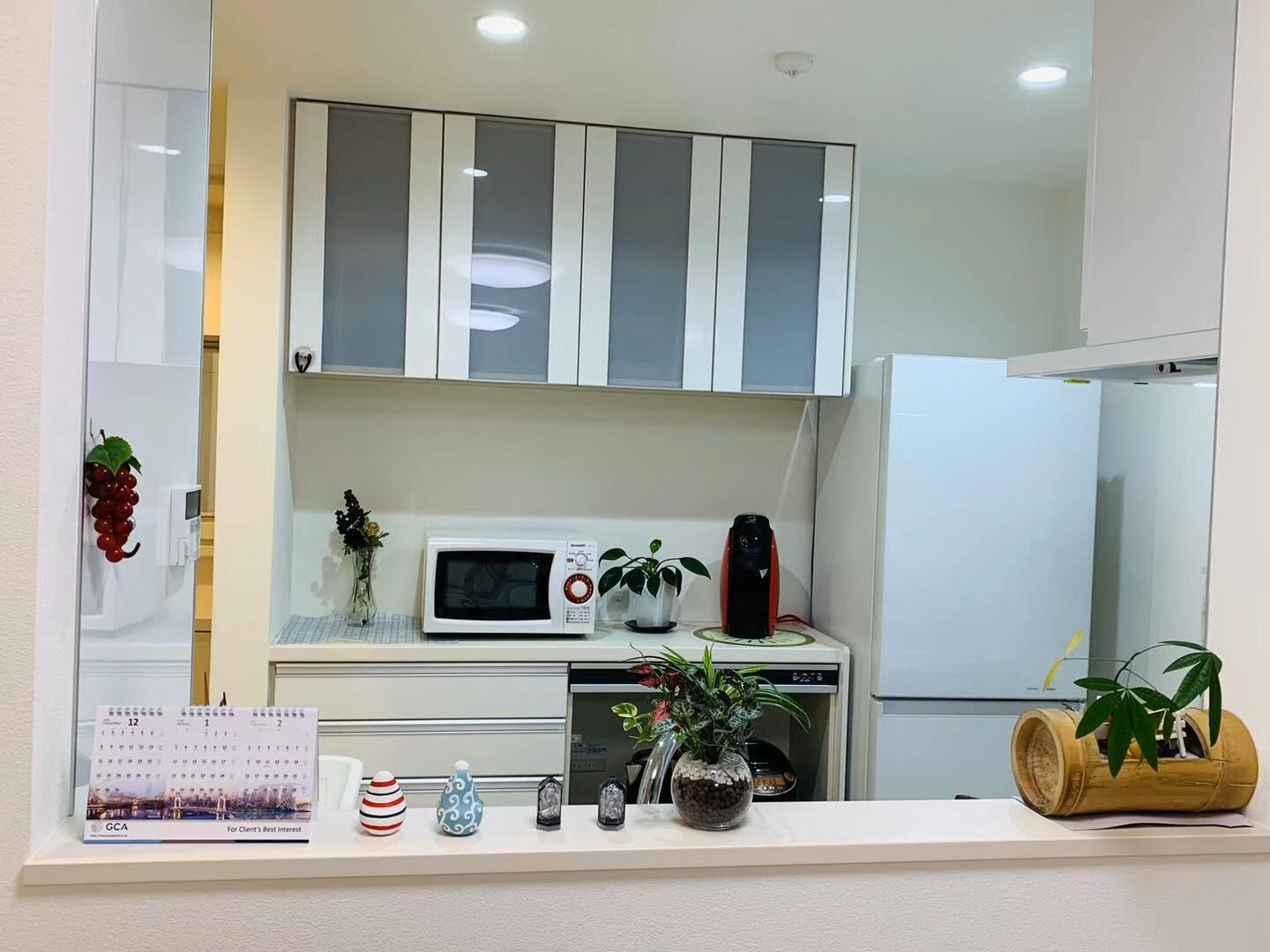 冷蔵庫、電子レンジ、コンロ、コーヒー / ティーメーカー