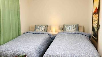 4 chambres, bureau, Wi-Fi gratuit, draps fournis