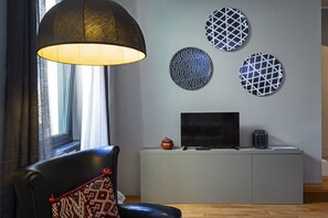 Apartment, 3 Bedrooms | Television - Design in Genoa city center by Wonderful Italy (Genoa)