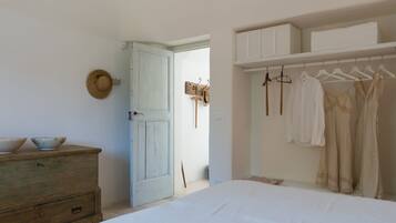 Apartment, 2 Bedrooms | Free WiFi, bed sheets