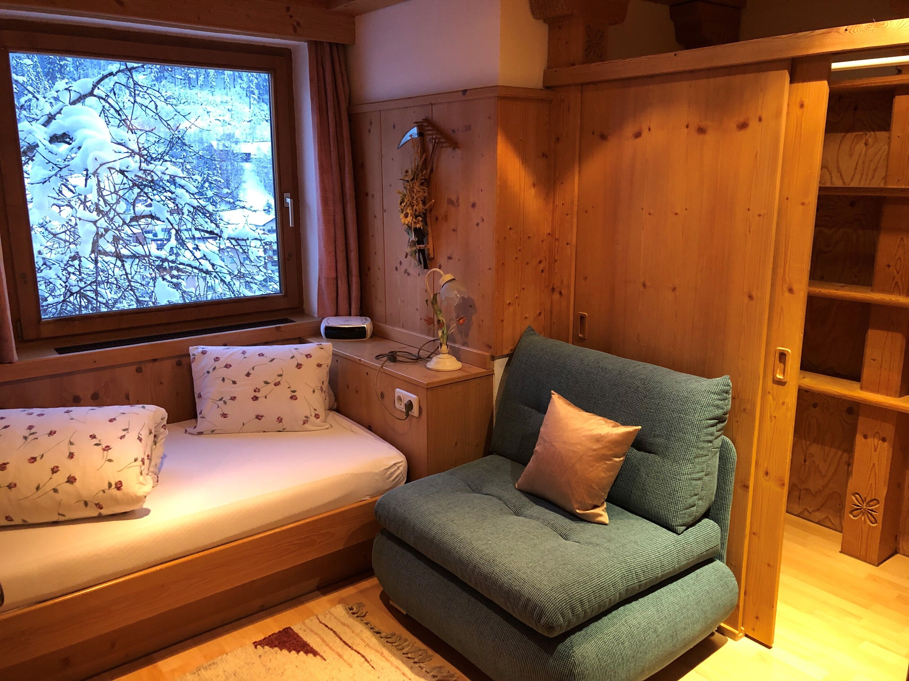 Chambre Simple (Private External Bathroom) | Coffres-forts dans les chambres, bureau, Wi-Fi gratuit, draps fournis