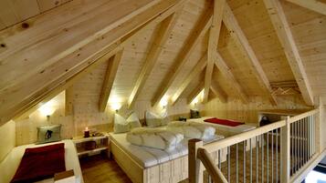 Apartment, 3 Schlafzimmer | Zimmersafe, Schreibtisch, kostenloses WLAN, Bettwäsche