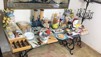 Free daily continental breakfast