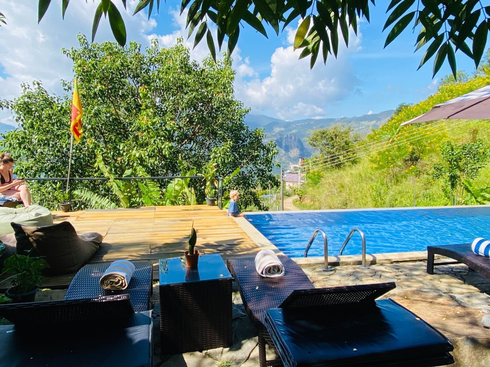 Außenpool, Liegestühle