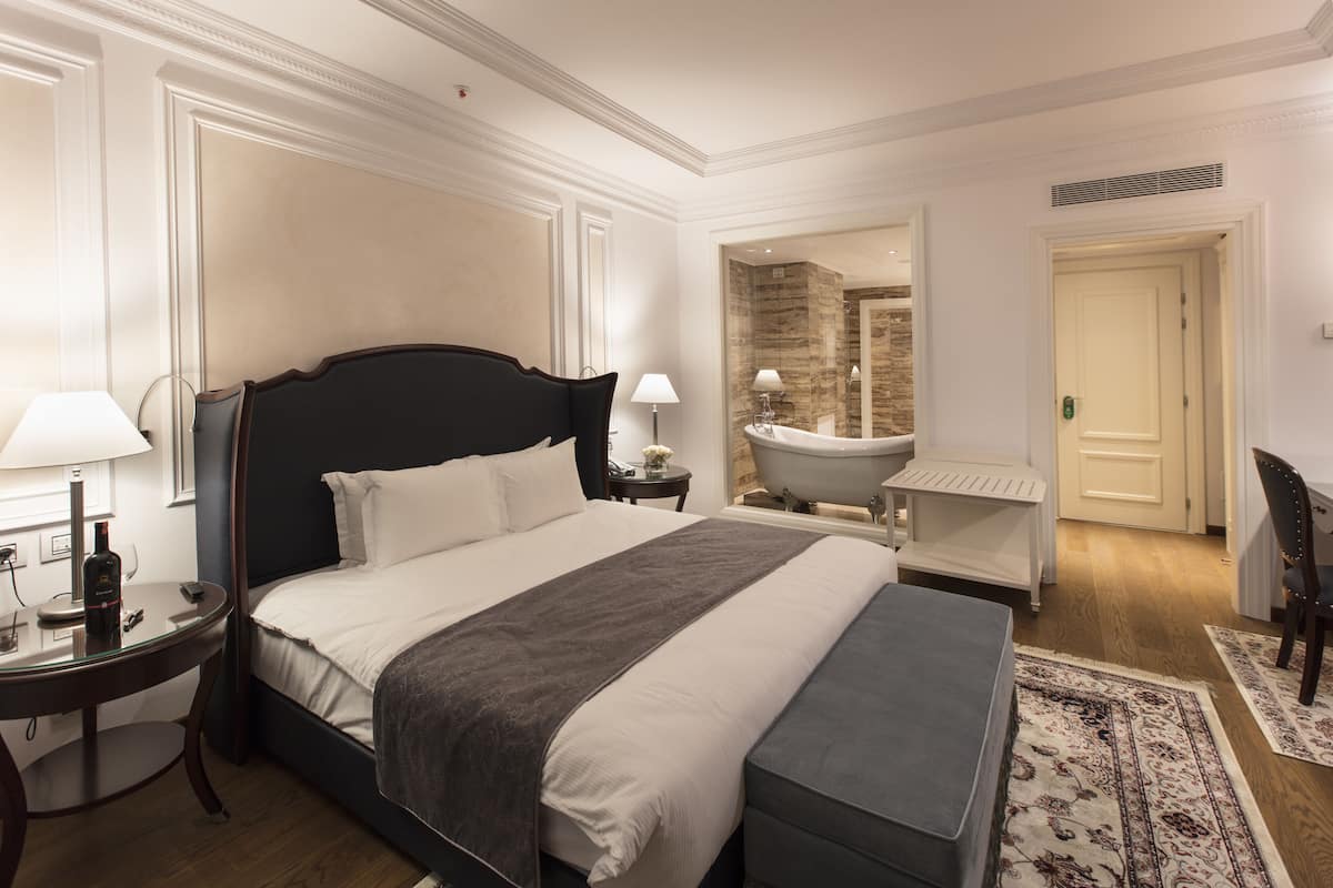 Superior Double Room Single Use | In-room safe, individually decorated, individually furnished, desk
