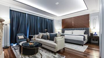 In-room safe, individually decorated, individually furnished, desk