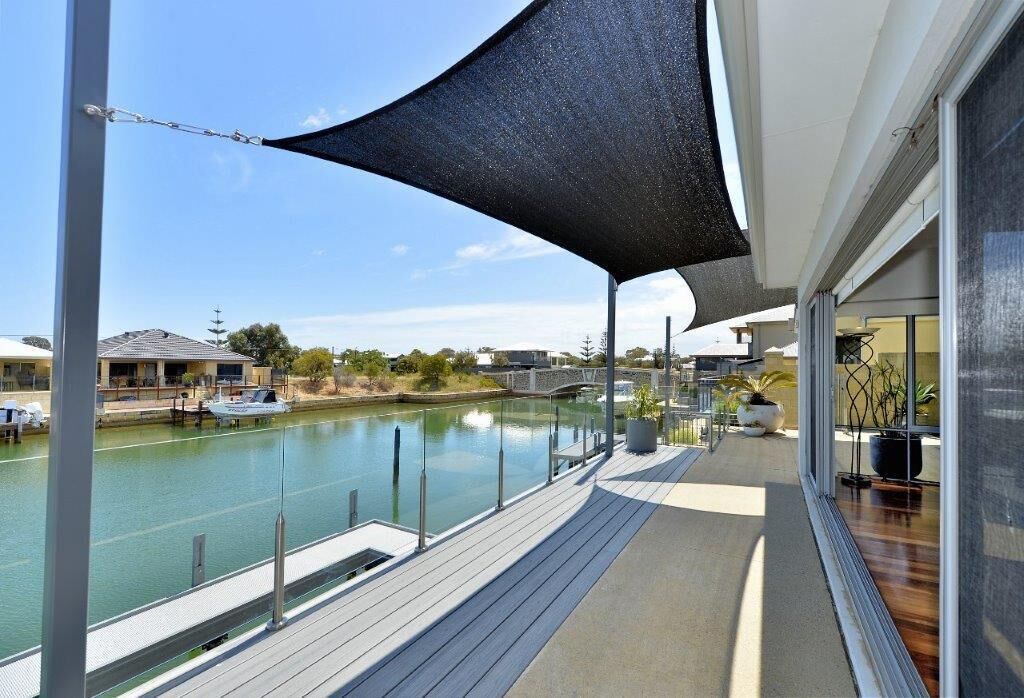 Canal Retreat - Stunning home with private jetty