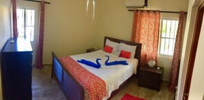 2 chambres, fer et planche à repasser, Wi-Fi, draps fournis