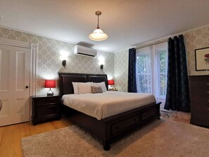 Habitación clásica, 1 cama King size | Ropa de cama de alta calidad, camas Select Comfort y escritorio