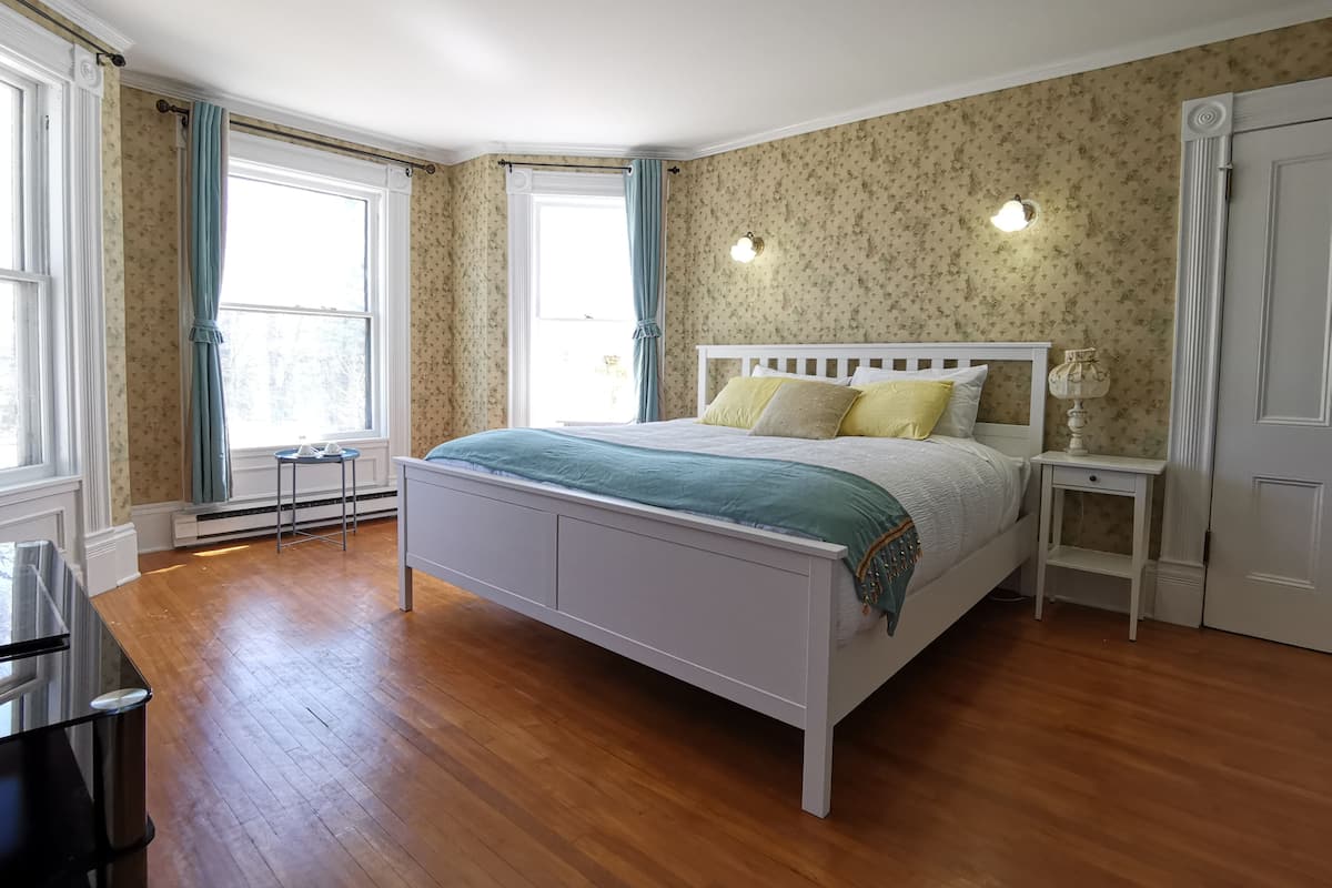 Luxury Suite (I) | 1 bedroom, premium bedding, Select Comfort beds, desk
