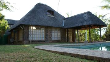Chalet Standar, 1 kamar tidur | Teras/patio