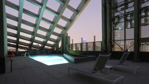 Indoor pool, outdoor pool - Sparkle Tower Residence (Dubai)