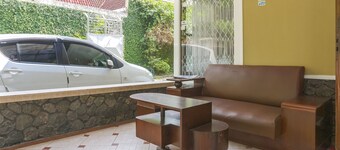 레드도어즈 플러스 - 브라위자야 박물관 근처